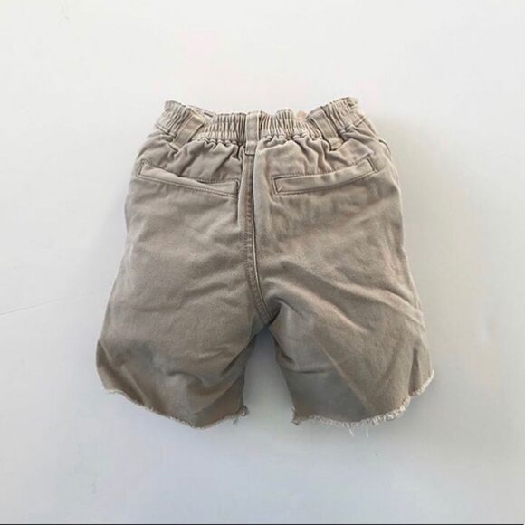 BABygap beige cut off shorts GUC 12-18 months - Picture 2 of 2